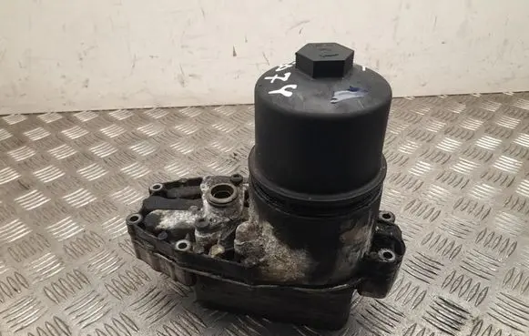 Oil filter mounting bracket