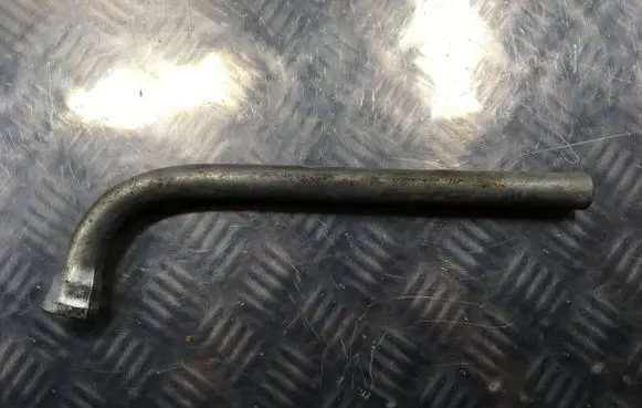 Volkswagen PASSAT B5 Wheel nut wrench 4D0012219A