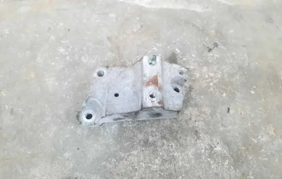 Citroen DS4 Gearbox mounting bracket 9676720180