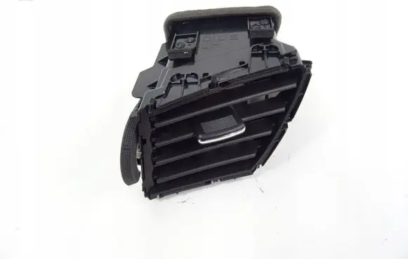 Nissan X-Trail T32 Dashboard side air vent grill/cover trim 687614BA0A
