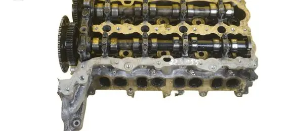 Opel Insignia B Engine head 55500308 B16DTE