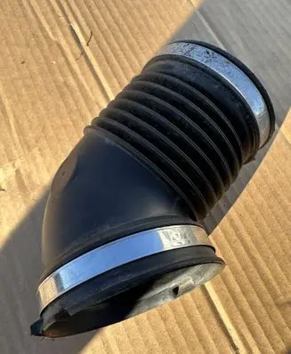 BMW X1 E84 Air intake hose/pipe 7532755