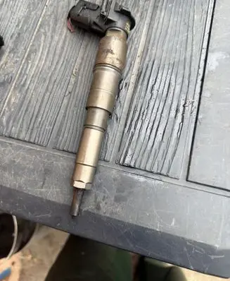 BMW 5 E60 E61 Fuel injector 0445115077