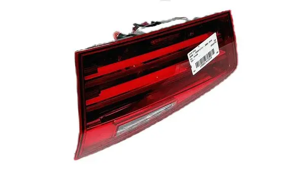 Tailgate rear/tail lights