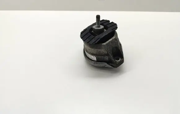 Engine mount bracket