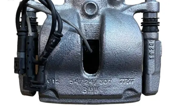 BMW 2 F46 Front brake caliper 6860265 34116860265