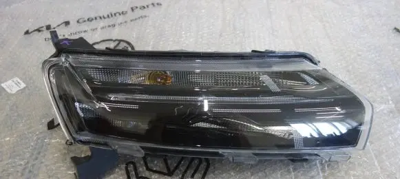 Dacia Spring Headlight/headlamp 266008993R LN5001RR 121010
