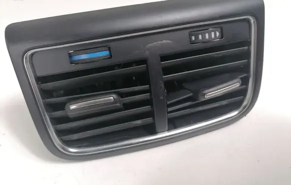 Rear air vent grill