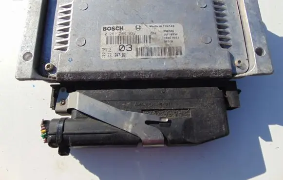 Citroen Xsara Engine control unit/module 9633184780 0261204939
