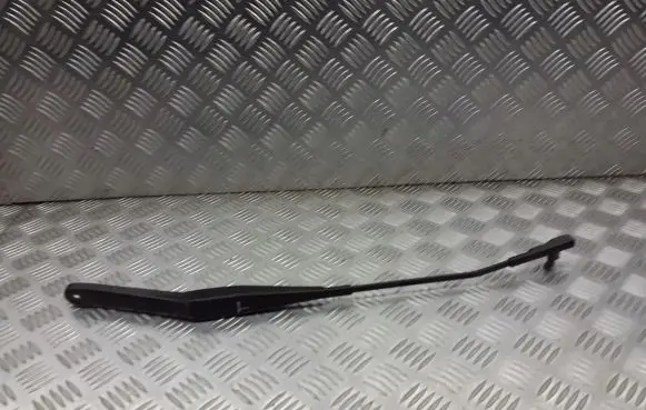 Ford Focus Front wiper blade arm 4M51-17526-AB