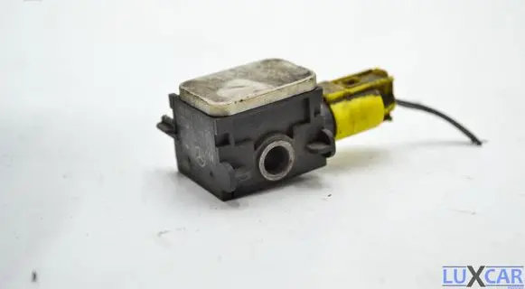 Mercedes-Benz S W221 Airbag deployment crash/impact sensor 0038202926 120612 705183