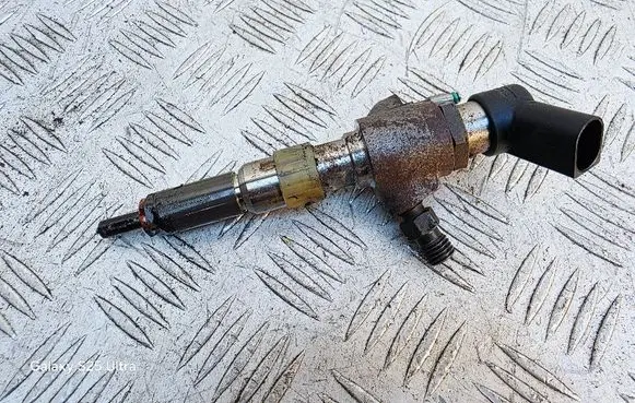Fuel injector