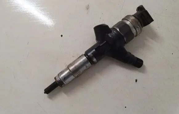 Subaru Outback Fuel injector 16613AA030
