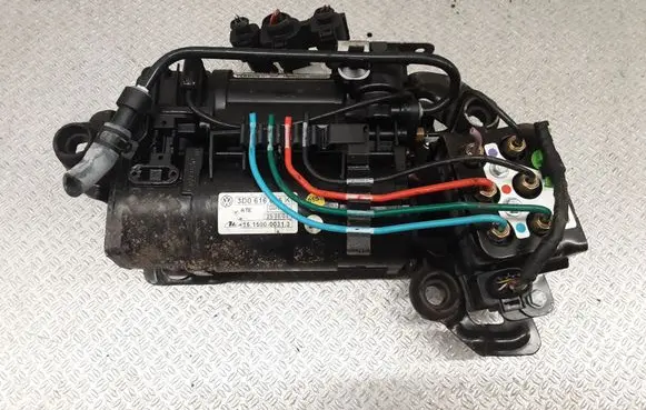 Volkswagen Phaeton Air suspension compressor/pump 3D0616005K