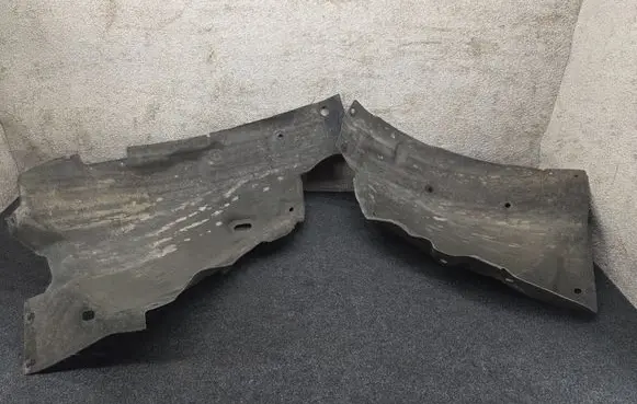 Front wheel arch liner splash guards