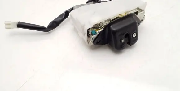 Honda CR-V Tailgate/trunk/boot lock/catch/latch D7661372C 1638000120