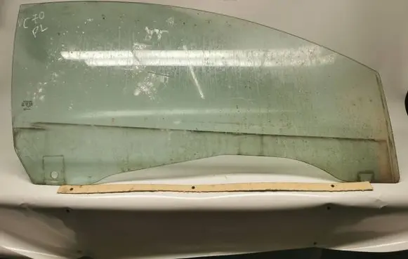 Volvo XC70 Front door window/glass (coupe) 43R00023 E000190