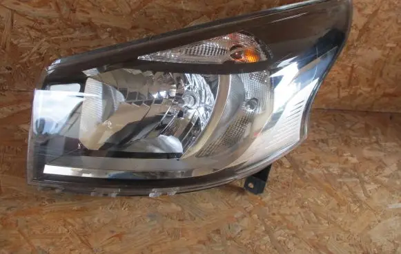 Renault Trafic III (X82) Headlight/headlamp 260605173R
