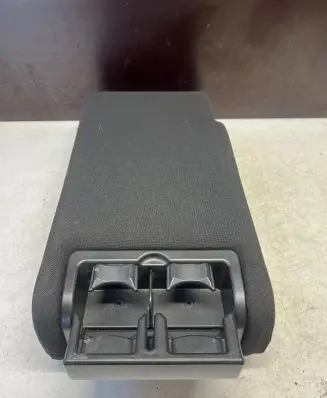 Toyota Avensis T250 Rear seat armrest 