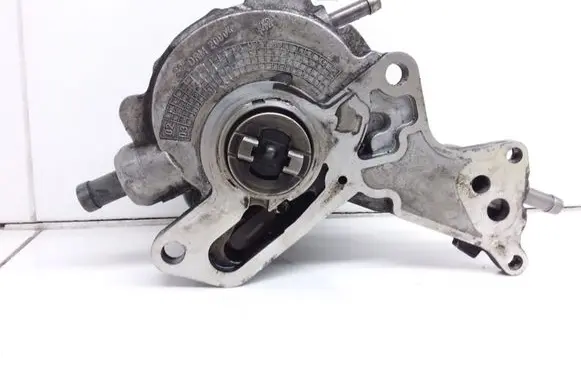 Audi A3 S3 8L Vacuum pump 22DRM20004