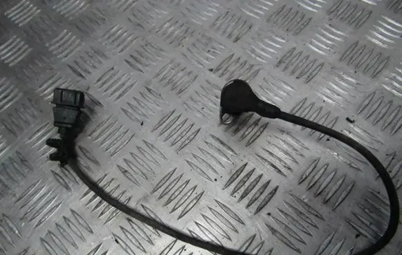 Audi A3 S3 8L Crankshaft position sensor 038907319