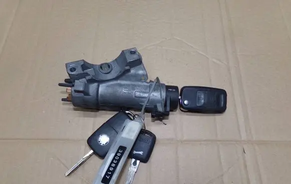 Skoda Superb B5 (3U) Ignition lock 4B0905851C