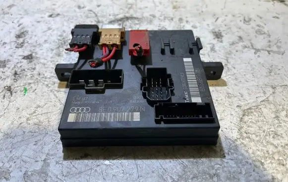 Audi A4 S4 B7 8E 8H Comfort/convenience module 8E0907279N
