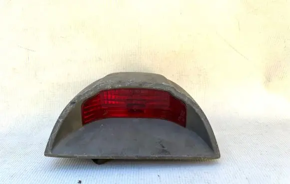 KIA Rio Third/center stoplight