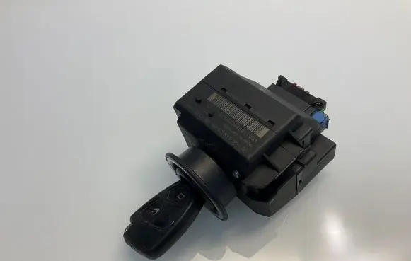 Mercedes-Benz CLK A209 C209 Ignition lock 2095450508 A2095450508
