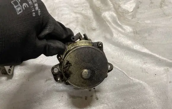 Vacuum pump