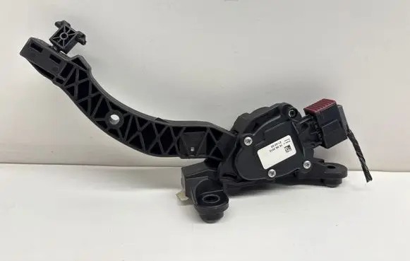 KIA Ceed Accelerator throttle pedal A10032700A6100