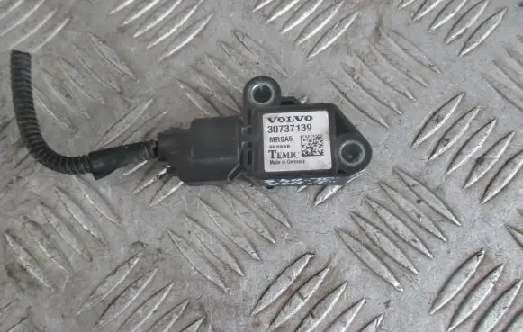 Volvo V50 Airbag deployment crash/impact sensor 30737139
