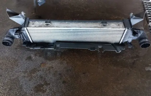 Mercedes-Benz CLS C218 X218 Intercooler radiator A2045000200