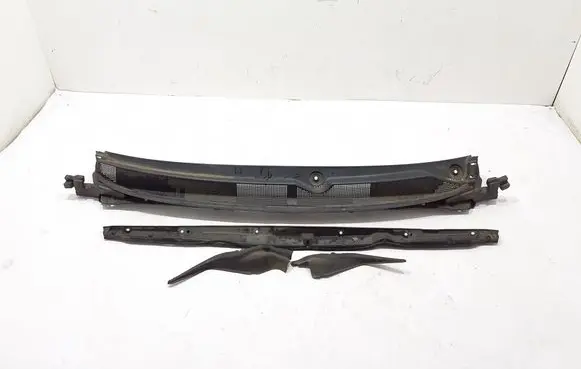 Chrysler Pacifica Wiper trim