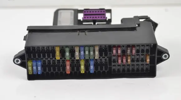 Volkswagen Golf Plus Fuse module 5N0971845