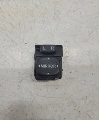 Wing mirror switch
