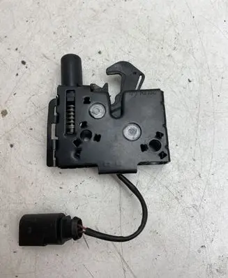 Audi Q2 - Engine bonnet/hood lock/catch 81A823509A