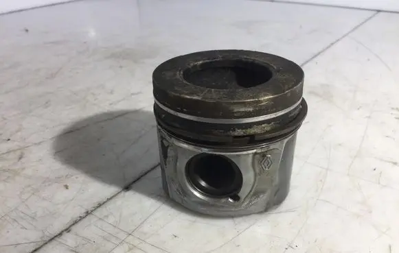 Renault Master III Piston 085209