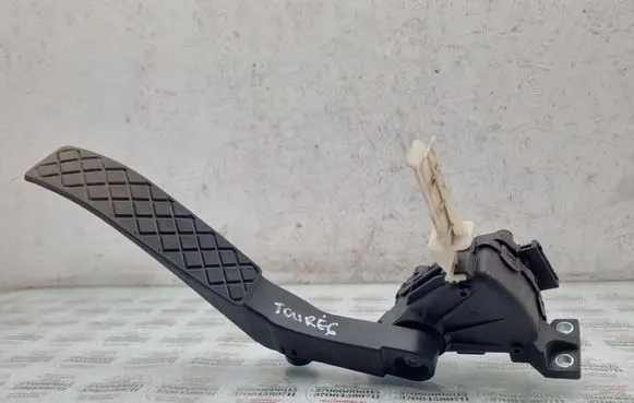 Volkswagen Touareg I Accelerator throttle pedal 7L6723507
