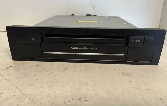 Audi Q7 4L Radio/CD/DVD/GPS head unit 4L0035670B