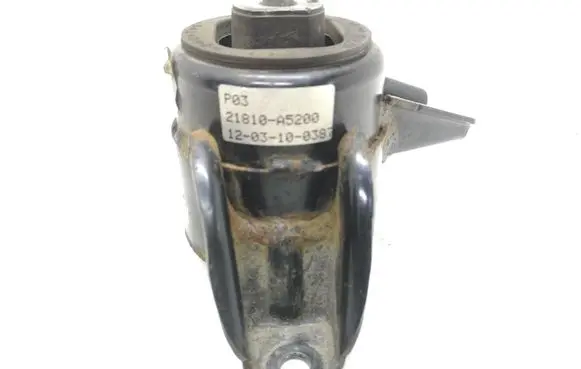 Hyundai i30 Engine mount bracket 21810A5200