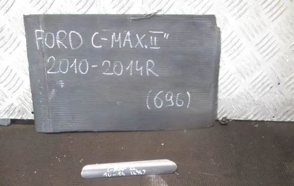 Ford C-MAX II Voltmeter 