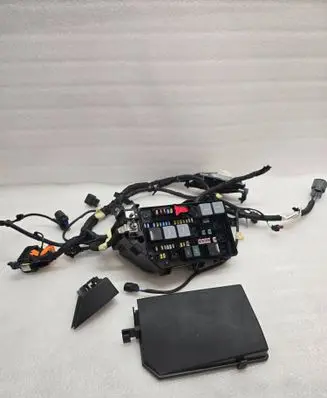 Volvo XC40 Engine installation wiring loom 32331868
