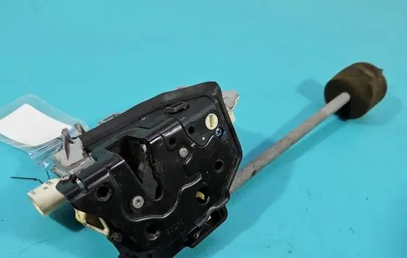 Seat Leon (1P) Rear door lock 1P0839016 IMPRK1546111