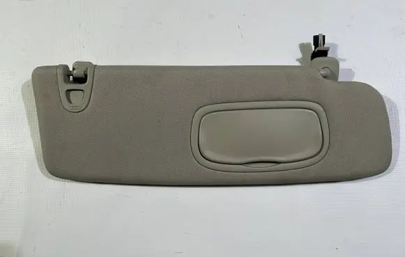 Chrysler Pacifica Sun visor 9785558