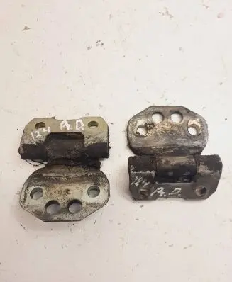 Front door hinge set