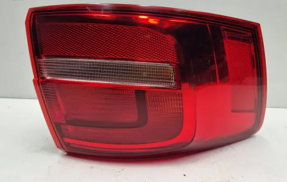 Volkswagen Jetta VI Rear/tail lights 5C6945095