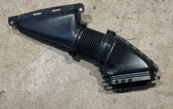 Mercedes-Benz E W214 Air intake duct part A2540943100