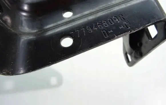 Renault Master III Sliding door upper roller guide/hinge 777946809R