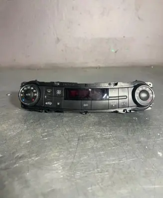 Mercedes-Benz E W211 Climate control unit 2118300890 00063906
